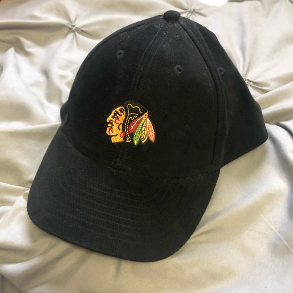 Pedigree Other - CHI Blackhawks Corduroy Snapback